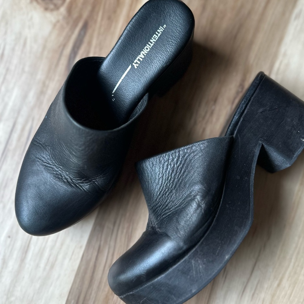 VINCE Mid-Block Heel Black Leather Mules